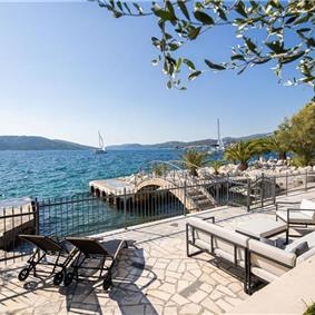 5 bedroom beachfront villa with pool on Ciova Island, Trogir, sleeps 12